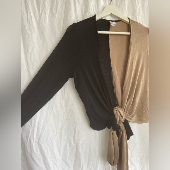 & Other Stories Colorblock two-tone Wrap Knit Top Size Small - Picture 6 of 13